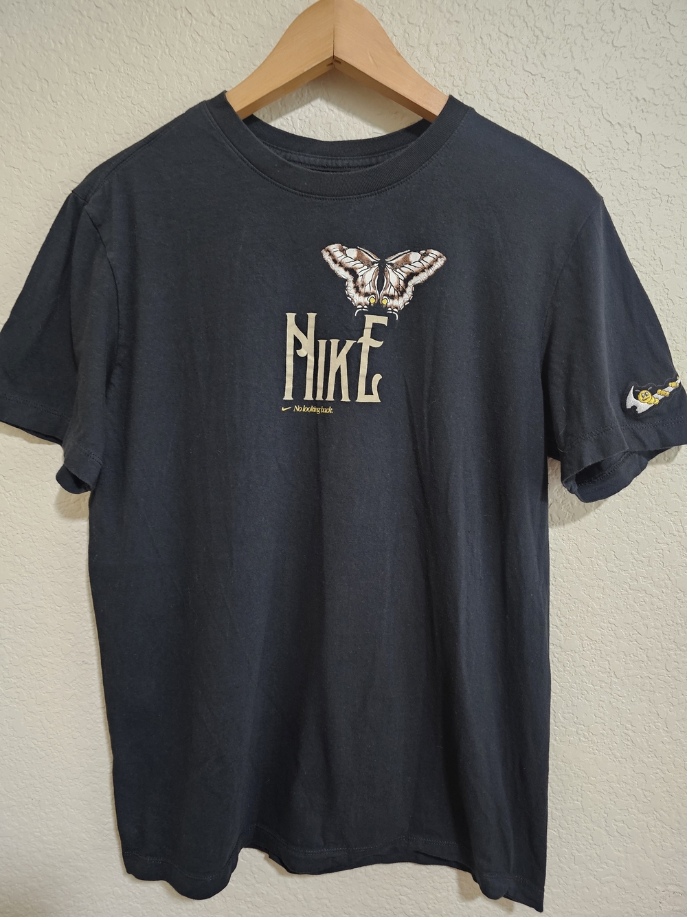 Nike Sportswear Max90 "No Looking Back" Butterfly & Caterpillar Graphic Tee M